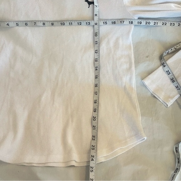 PINK Victoria's Secret Crew Neck Thermal Waffle Knit Top M White Red Tartan Logo - Picture 7 of 8